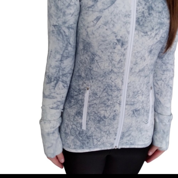 Lululemon ebb to train fitted sports hoodless jacket, size 4 excellent condition - Picture 7 of 9